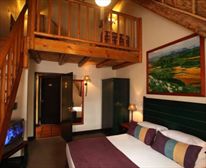  - Oakhurst Hotel