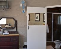 A Stone's Throw B&B, Grahamstown, Cabin exterior - A Stone's Throw Bed & Breakfast