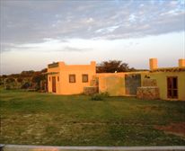  - Yellow Piano Inn & Burg Lengeling Backpackers