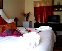 Luxury Suite - Your Own World Guest House