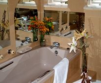 Luxury Suite - Your Own World Guest House