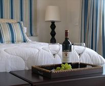 Bedroom. - Blue Oyster Bed & Breakfast