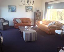 Lounge. - Blue Oyster Bed & Breakfast
