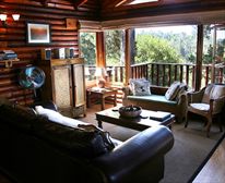 Kings Gift Living Room - Kings Gift at Phantom River View