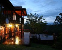 Cabin 16 exterior at Night - Kings Gift at Phantom River View