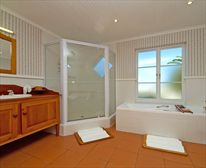  - Knysna Belle Island Guest House