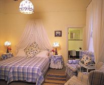 Bedroom. - Yellowwood Lodge