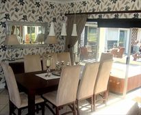 Dining room. - Oceanique Self Catering and B&B Accommodation