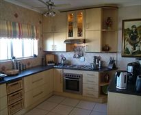 Kitchen. - Oceanique Self Catering and B&B Accommodation