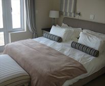 Bedroom. - Thesen Island Rentals