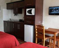 Twin Self-Catering - Miles Guest House