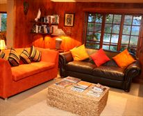 Lounge. - Hog Hollow Country Lodge