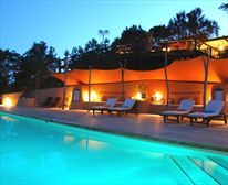 Swimming Pool Night. - Hog Hollow Country Lodge