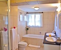  - La Vista Lodge
