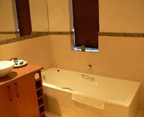  - Lawson's Guesthouse and Spa