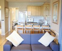 Unit 2 Bathroom. - Luna Lodge