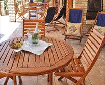 Unit 2 Bedroom. - Luna Lodge