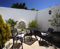 Belvedere Mews Private Patio - Belvedere Cottages