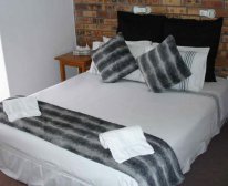 Picture 2/7 - Pelican Lodge
